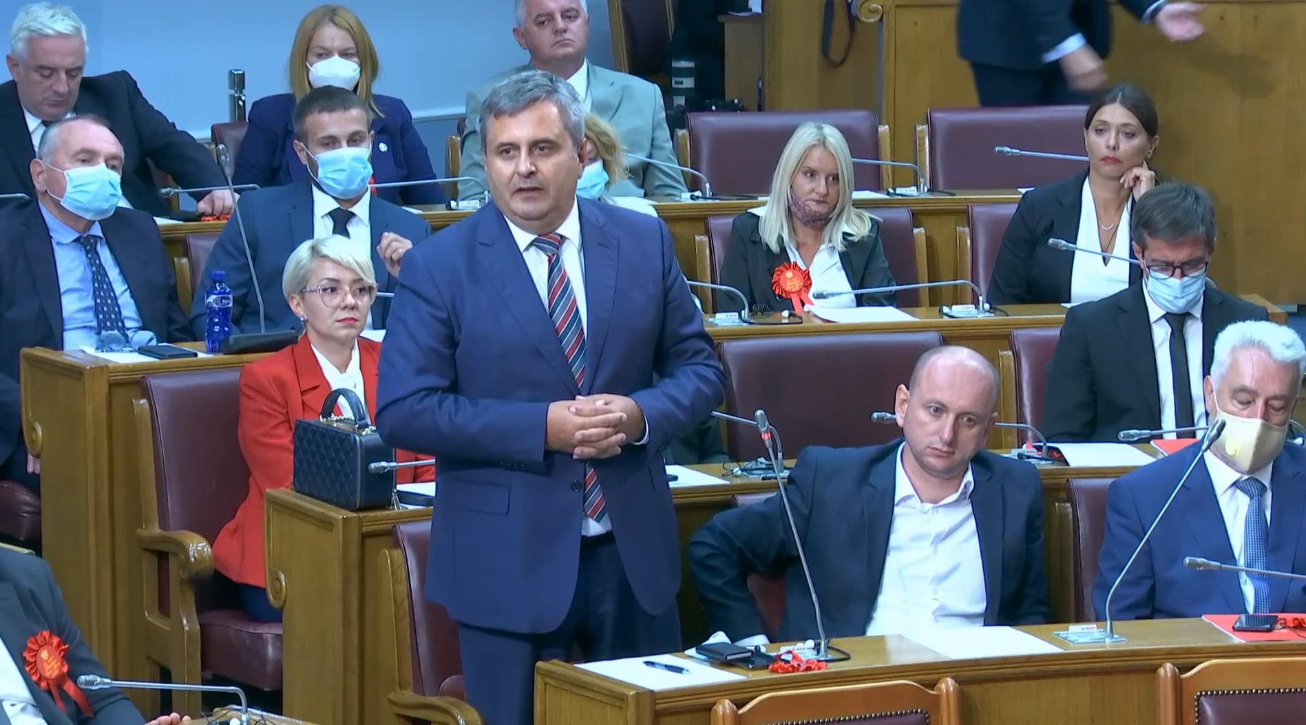 Radunović: URA da manjinski podrži vladu, ako ne može da kontroliše šoviniste u svojim redovima!