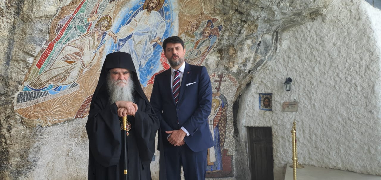Ambasador Srbije: Mitropolit se zahvalio Vučiću za brigu i pažnju koju mu posvećuje