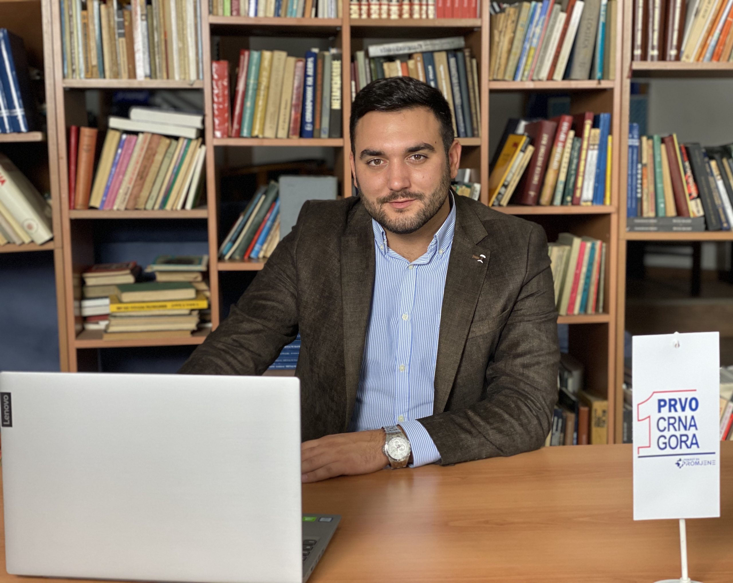 Bajčetić: Pred izbore DPS zapošljavao desetine lica u Vojsci!