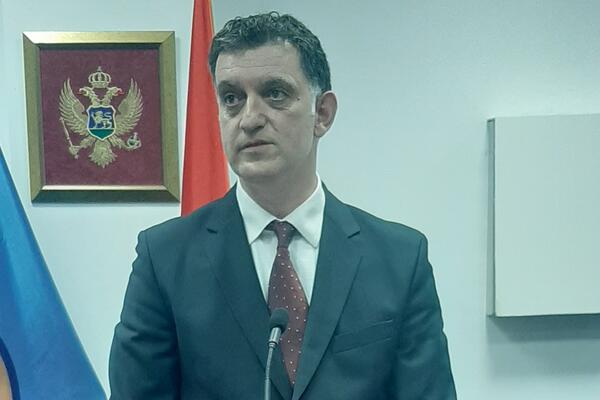 Komnenović novi predsjednik Opštine Tivat: Pravimo grad jednakih šansi za sve