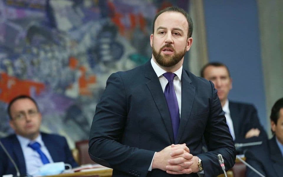 Rotacija u DPS-a: Nikolić ponovo u skupštinskim klupama