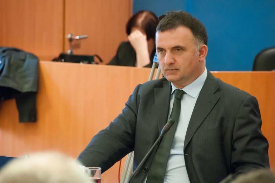 Milić: Samo u politici eksperti ne moraju dokazivati svoju stručnost; a dozvoljeno je plagirati ako je u interesu društva!