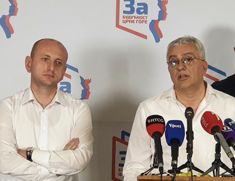 Istraživanje među Srbima na Kosmetu: Mandić i Knežević popularniji i od Dodika