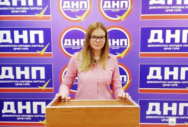 “Vijesti” opet uhvaćene u laži: Krivokapić ima bezrezervnu podršku DF-a!