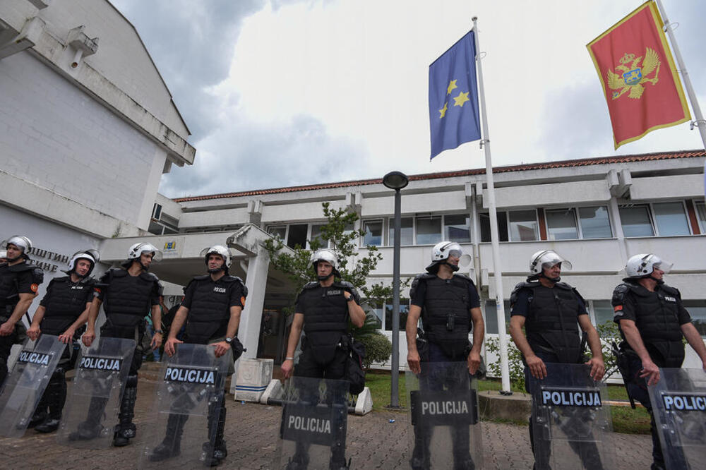 Carević policiji ukinuo karticu za gorivo