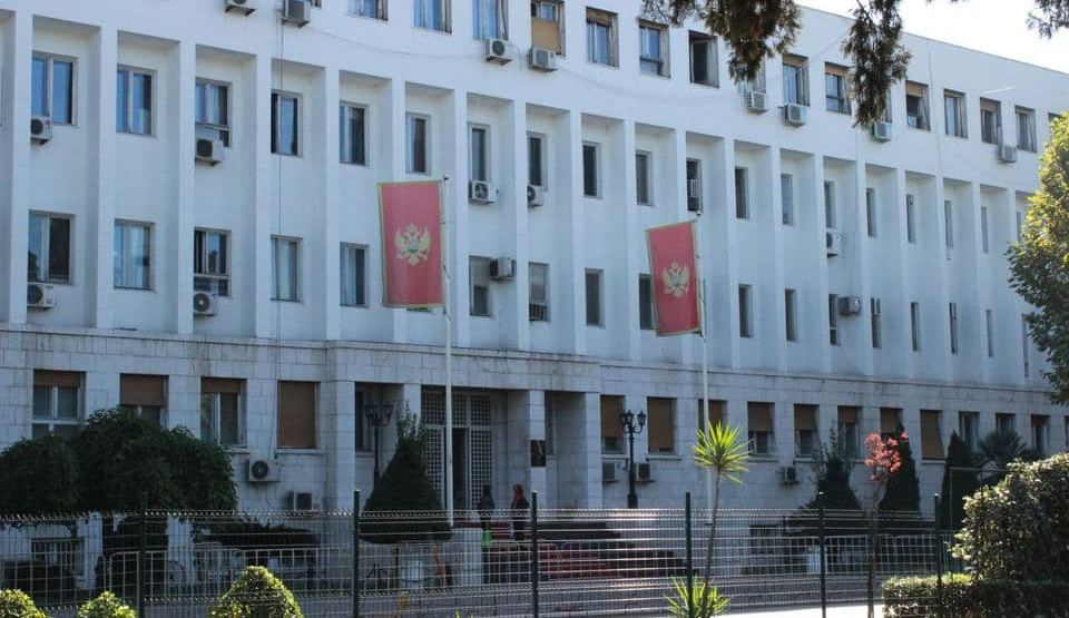 Prihodi budžeta manji 12,3 a rashodi 6,5 odsto
