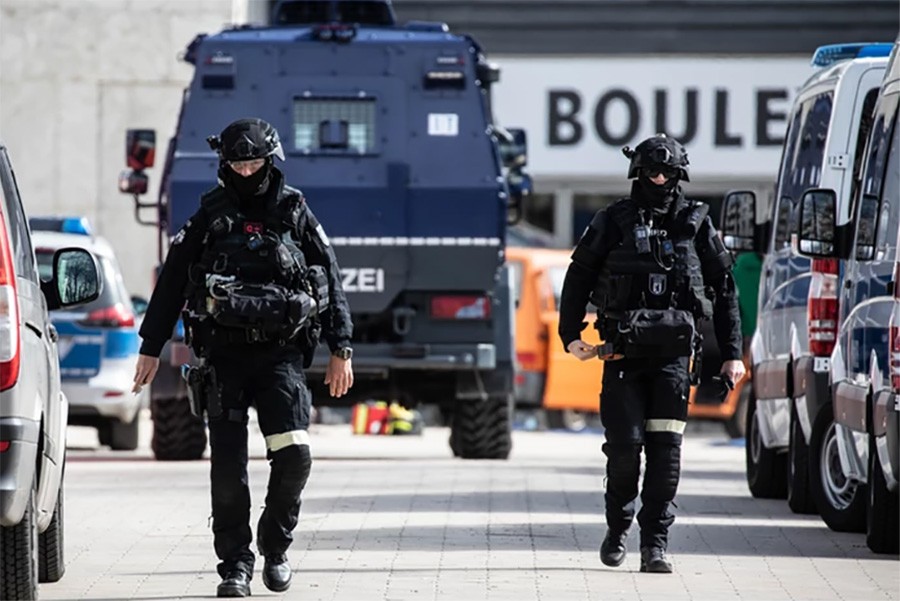 Molotovljev koktel bačen na njemački epidemiološki institut Robert Koh
