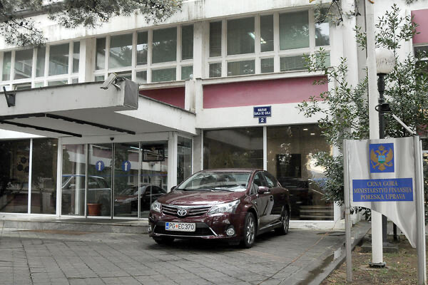 Crna lista poreskih dužnika: Najviše duguju Spic Ronghe, Vektra Jakić, Tehnoput