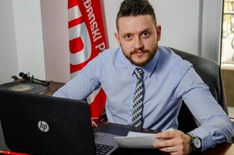 URA zadovoljna, prevarili javnost i lidera partije promovisali u eksperta u Vladi