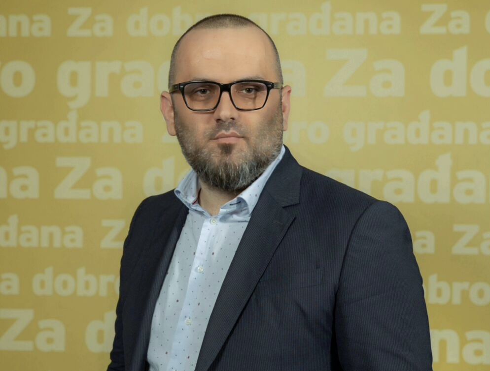 Funkcioner DPS-a na Fejsbuku poručuje: “Treba uzeti puške u ruke”! (FOTO)