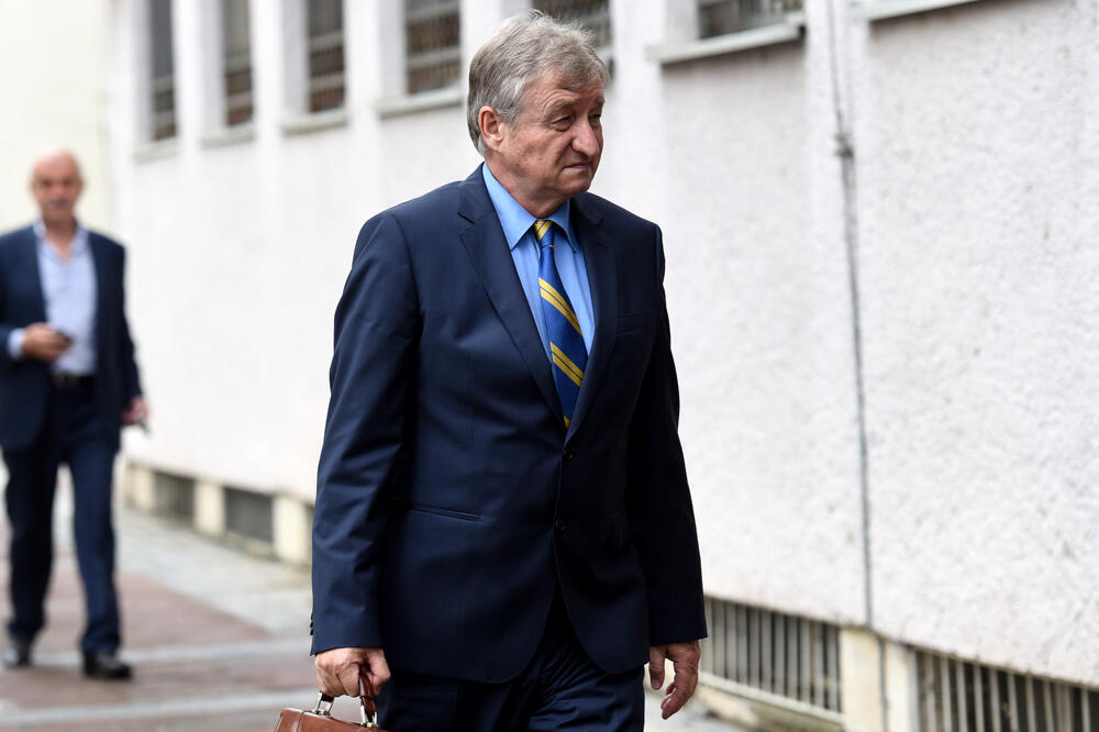 “Državu zastupa Zaštitnik, nema zakona koji daje pravo ministru da otuđi imovinu”