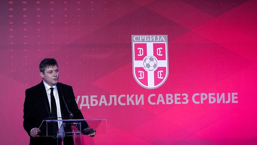 Piksi Stojković i FSS – vruće je