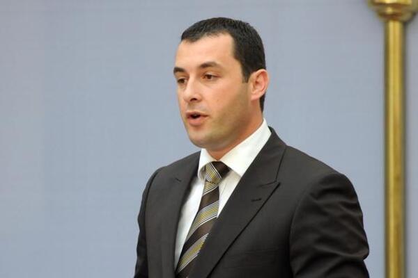 Šćekić: Dobili smo prvu slobodnu i demokratsku Vladu, ovo je istorijski trenutak