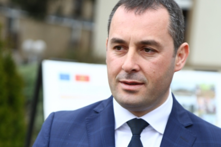 Šćekić (SNP) poručio ministru policije: Smijeni Veljovića i sve njegove saradnike, batinaši naroda i sveštenika da odgovaraju, to je uslov opstanka nove vlasti!