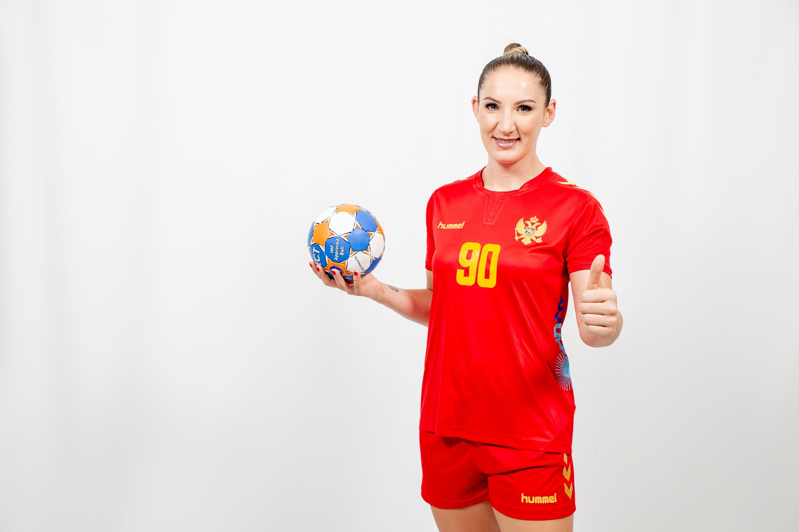 Ministarka Bratić ćestitala rukometašicama, bezobrazan i nedostojan odgovor Milene Raičević!