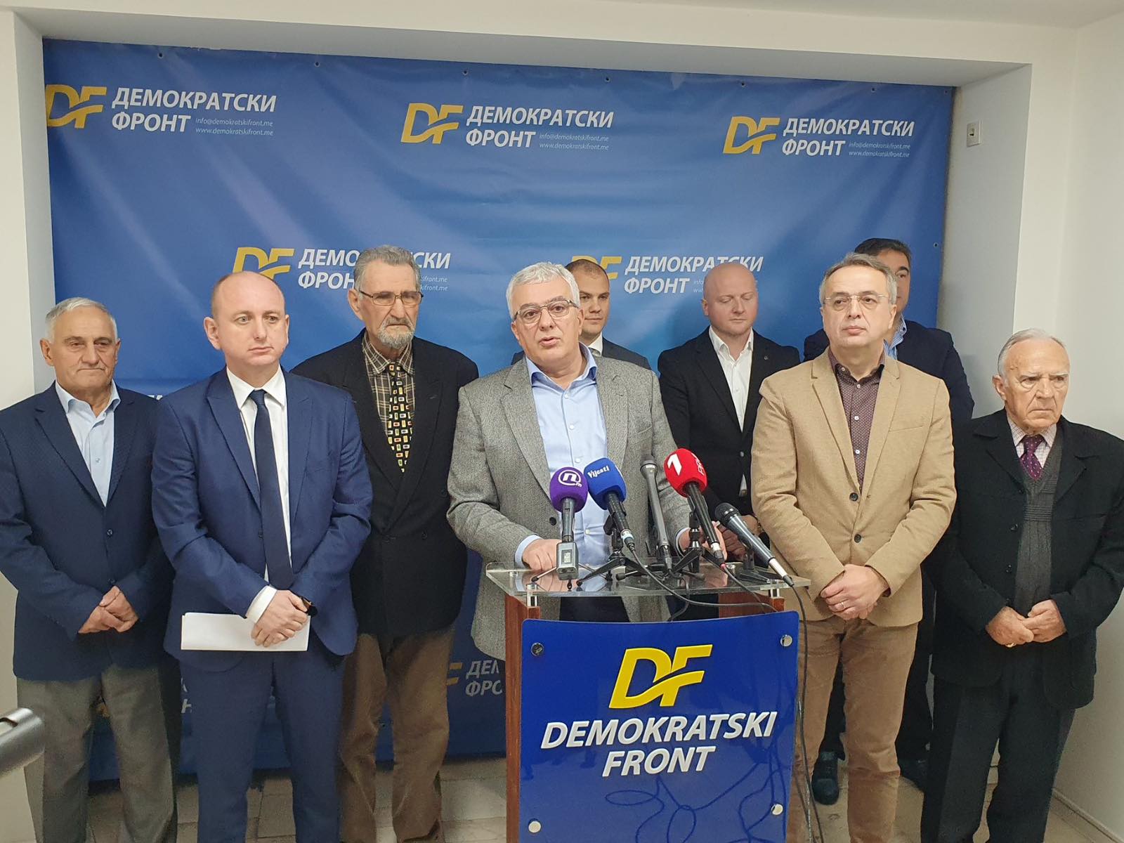 Koalicija “Za budućnost Crne Gore”: Smijeniti sedam pomoćnika direktora policije, rok Vladi mjesec dana!