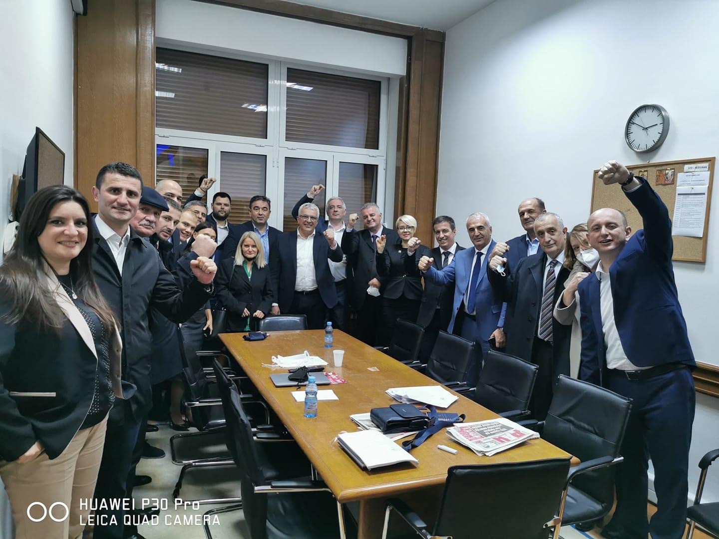 Prije godinu dana hapšeni, danas radosni!