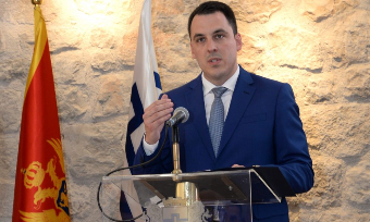 Nebuloze Ivana Vukovića: Umjesto da krpi rupe po Podgorici, on se bavi Crkvom!