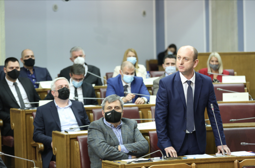 Knežević: Ministar Sekulović da ne moli Veljovića da ode, ja ću mu objasniti kako da ga smijeni