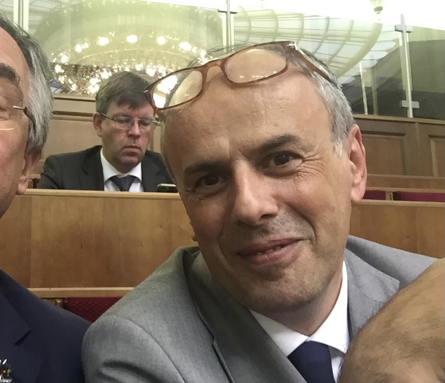 Još jedan skandal, nova Vlada unapređuje DPS kadrove: Milovog ambasadora postavili za državnog sekretara, na funkciji ostao i kadar Srđe Darmanovića!