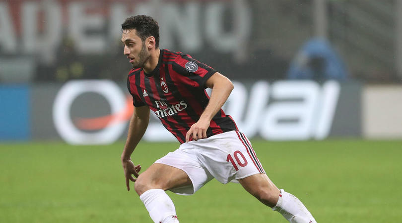 Milan još pregovara sa Čalhanoglu, novac i dalje problem