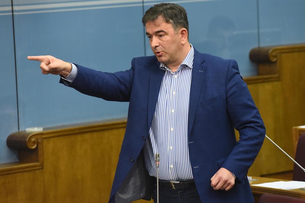 Medojević o gašenju MA: Apostoli i dalje briljiraju!