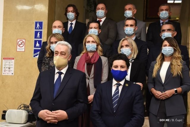 Počeli pregovori: Premijer i ministri sa šefovima poslaničkih klubova o povjerenju i podjeli po dubini