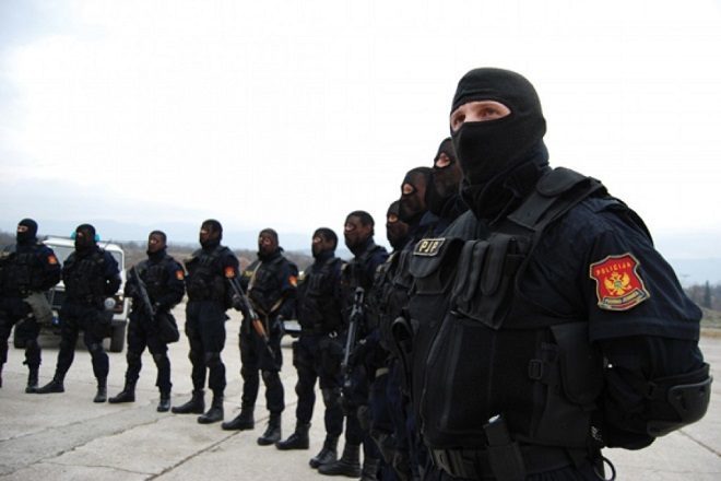 Na obezbeđenju se ne štedi: Premijera Krivokapića čuva 11 policajaca!