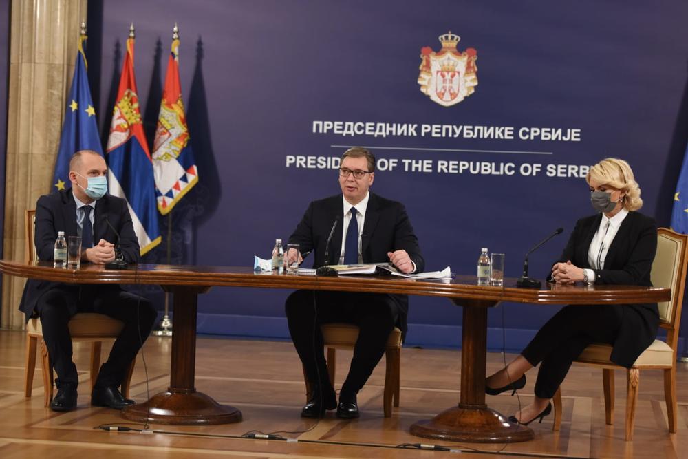 Vučić: Prioriteti u 2021. da sačuvamo mir i stabilnost, briga o zdravlju i bolji standard