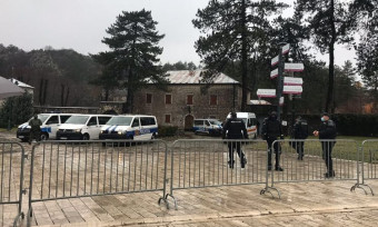 Uprava policije: Ograda kod Cetinjskog manastira nije prvi put postavljena ove godine