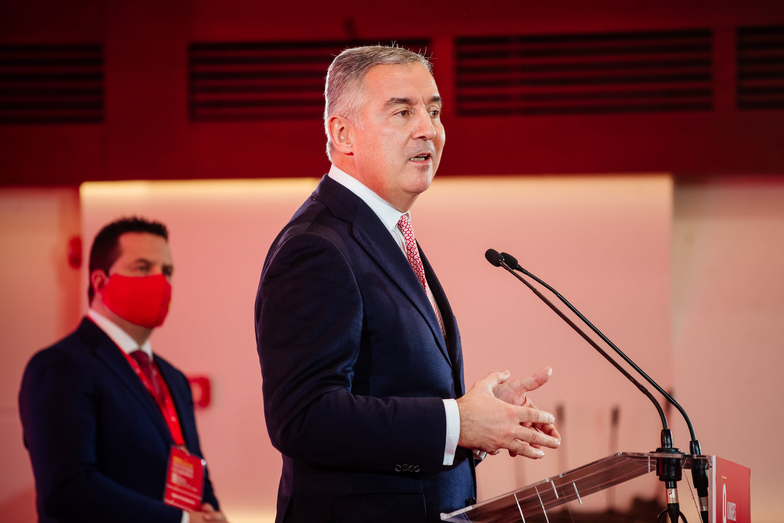 Đukanović: Potpisao sam zakone, a sad idemo na Ustavni sud!