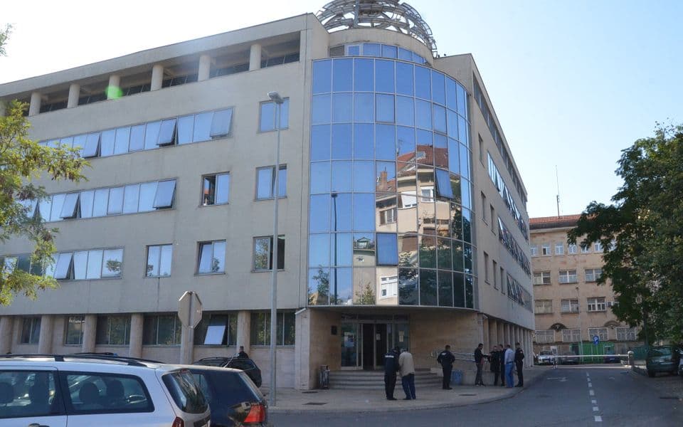 Pisao grafit upućen Dritanu Abazoviću, pa priveden na saslušanje