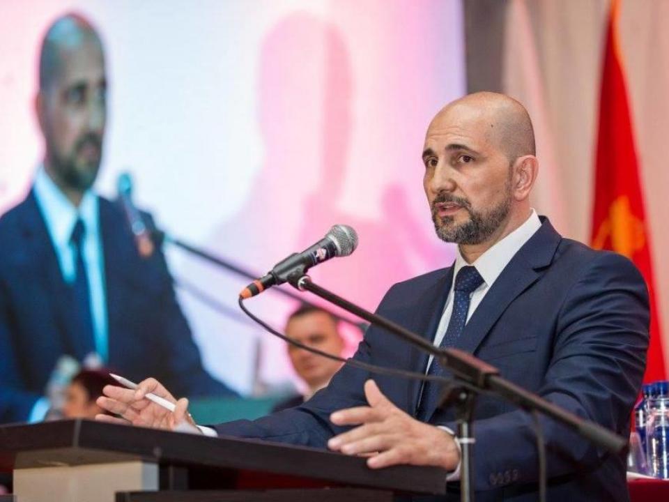 Spasojević (Sindikat): Kompletan kadar Veselina Veljovića otpustiti odmah iz policije!