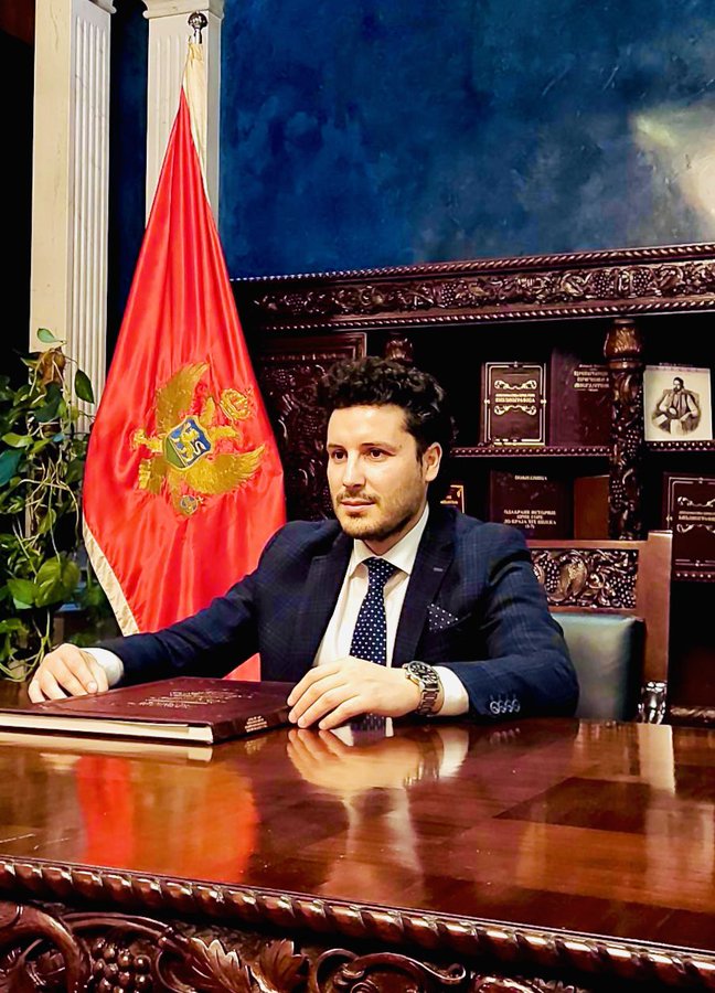 Abazović: Ako Đukanović prekrši Ustav smijenićemo ga!