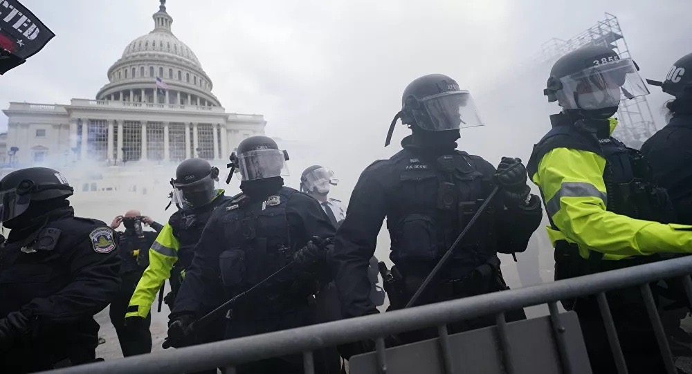 Haos u Vašingtonu: Četvoro mrtvih, Amerika na ivici građanskog rata, Tramp ne priznaje poraz!