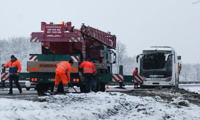Hrvatska: Prevrnuo se autobus, povrijeđeno šest putnika