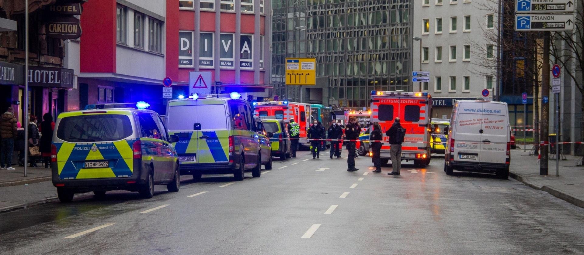 Haos u Frankfurtu: Ranjeno više ljudi