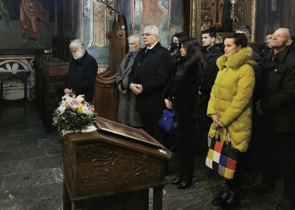 Mandić sa porodicom proslavio Božić u manastiru Morača