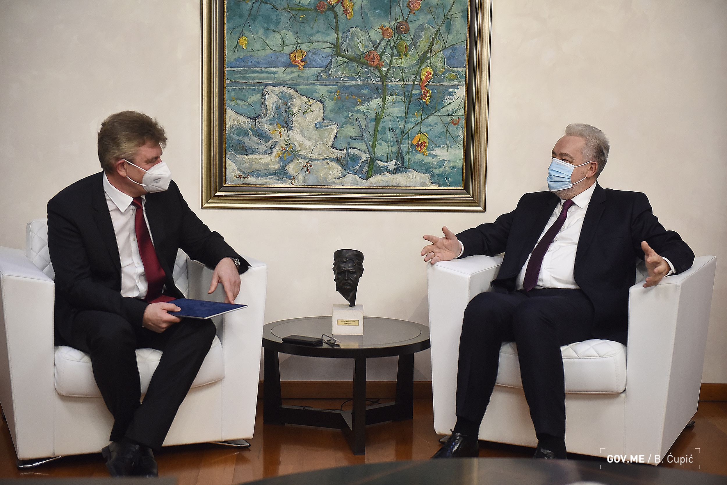 Premijer Krivokapić razgovarao sa mađarskim ambasadorom Jožefom Neđešijem