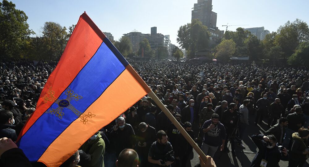 Protesti u Jermeniji nastavljeni: Opozicija zahtijeva da se ne potpiše ukaz premijera