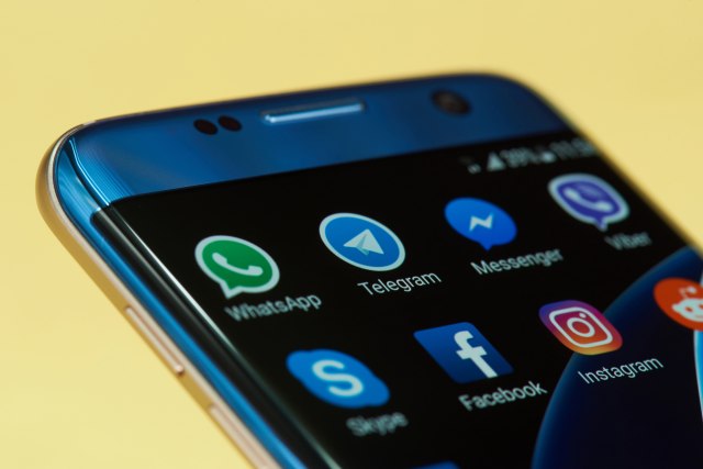 Uveli strože zakone zbog demonstracija: Već kažnjeni Facebook, Twitter i YouTube