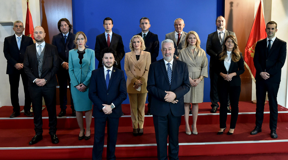 Vlada: Zahvaljujući neodgovornosti Đukanovićevih partijskih saboraca zemlju vraćamo sa ruba ambisa i zdravstvene katastrofe