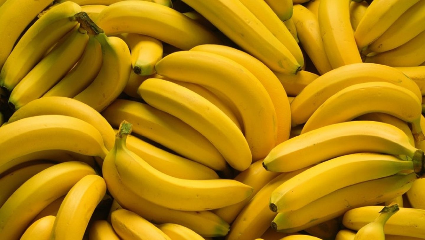 Bananom protiv bubuljica, podočnjaka i nepravilnosti na koži