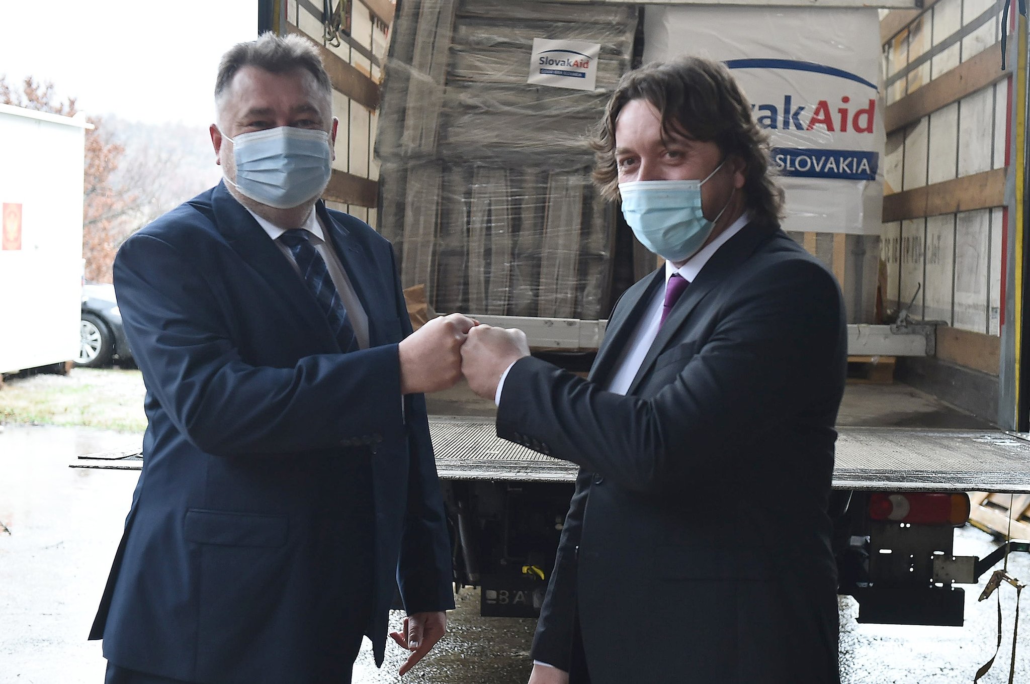 Slovačka poklonila Crnoj Gori 120 poljskih kreveta, 200 ćebadi i hiljadu peškira