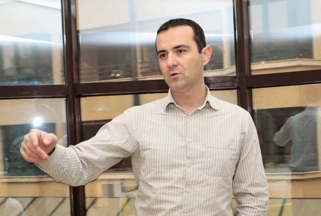 Kako je „svetosavski klerofašista“ i „ober četnik“ zaplakao „komitski svet“