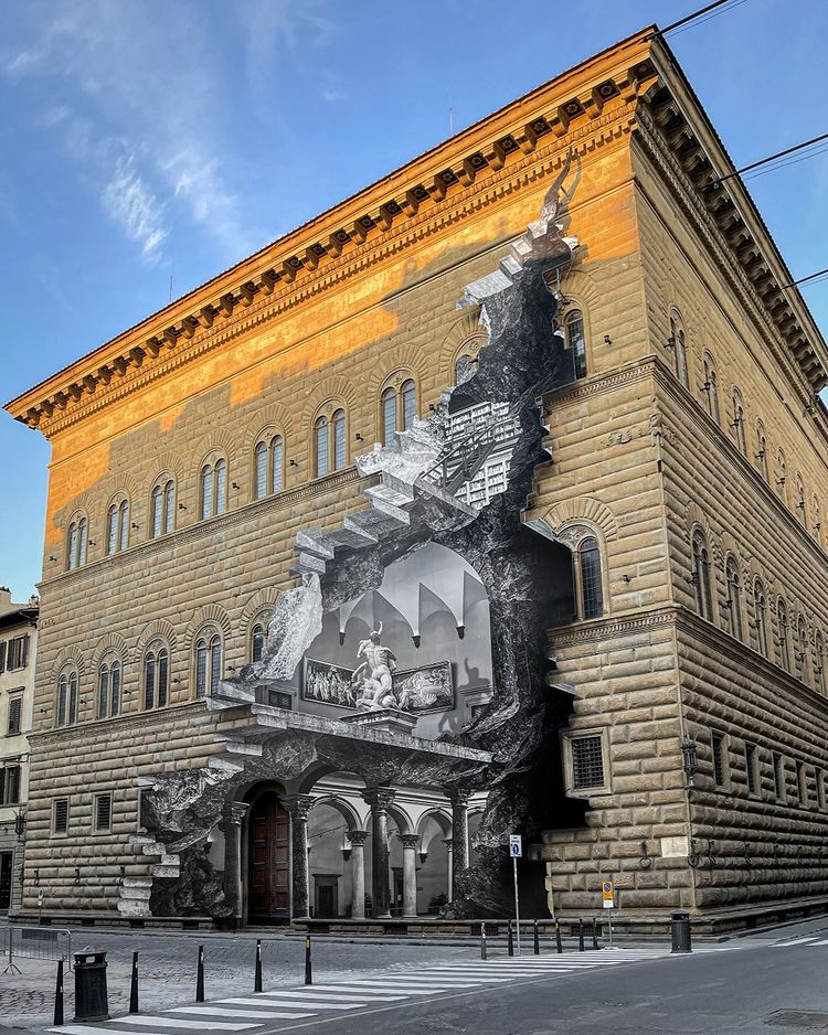 Na fasadi palate u Firenci postavljena fascinantna umjetnička instalacija