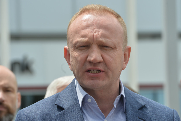 Odmotava se klupko: Istražitelji otkrivaju Đilasove veze sa medijima i političarima u Crnoj Gori!