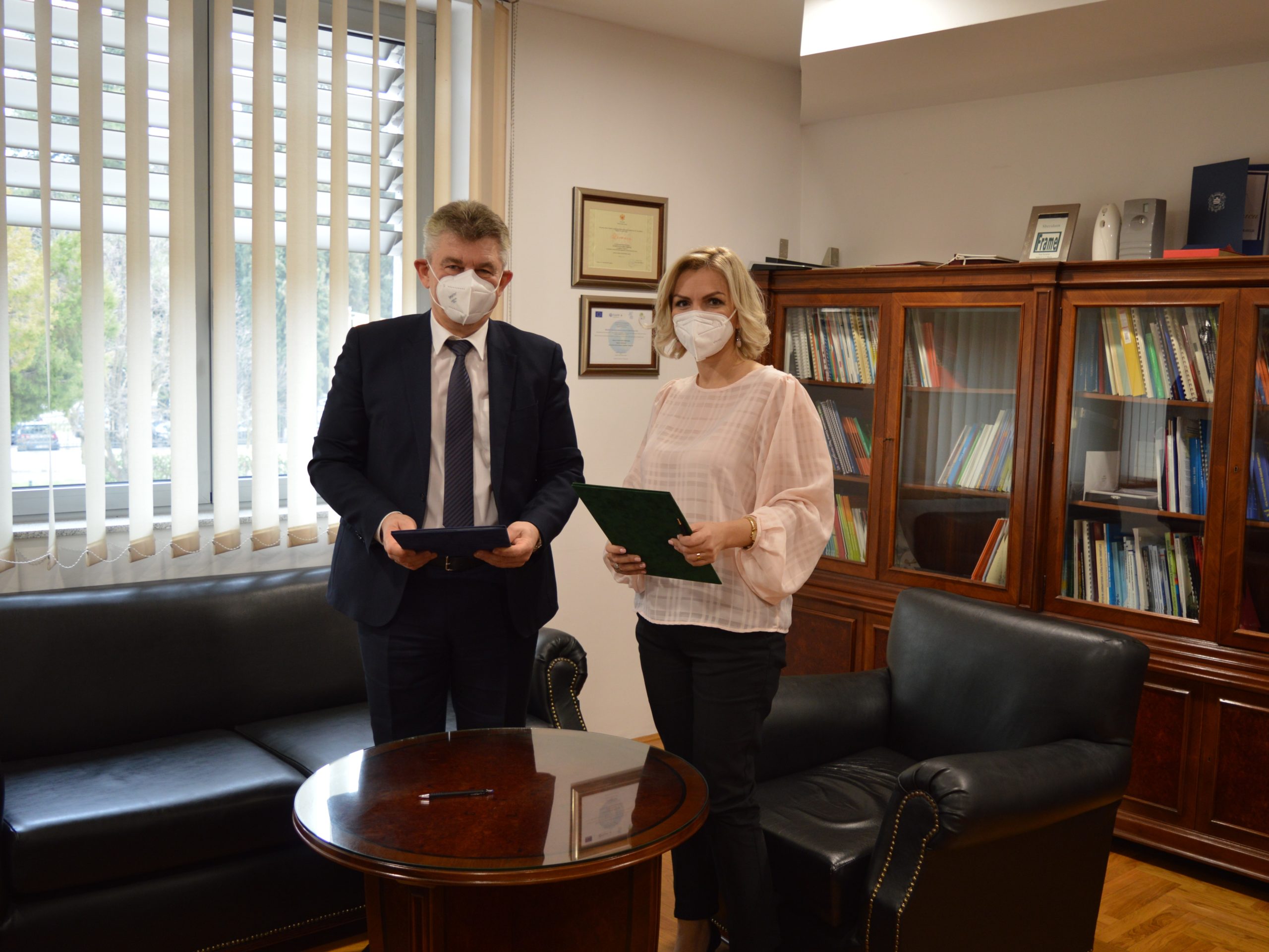 Mađarska donirala Crnoj Gori preko 10 hiljada PCR testova
