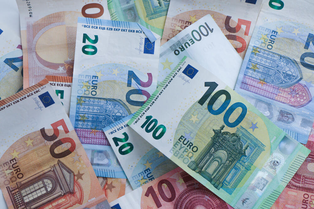 Vlada sa 240 miliona isplatila najveću ratu za dugovanja u ovoj godini