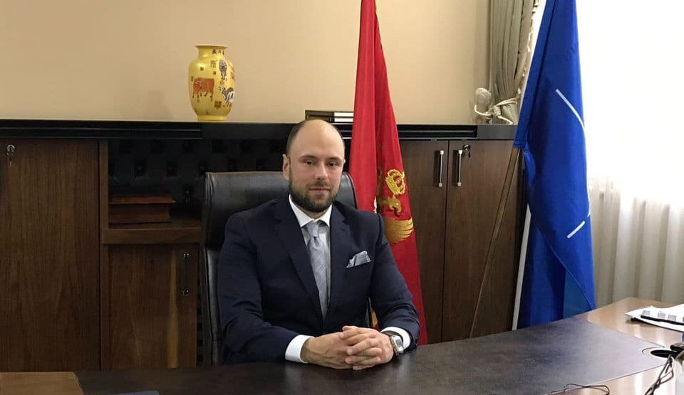 Radulović zasmijava javnost: Zahvaljuje se NATO-u na donaciji 20 respiratora